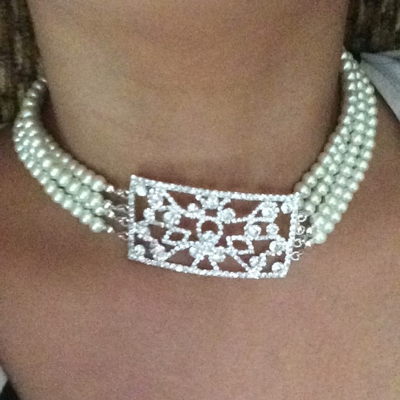 Beautiful Choker Necklace - Picture 1 of 8